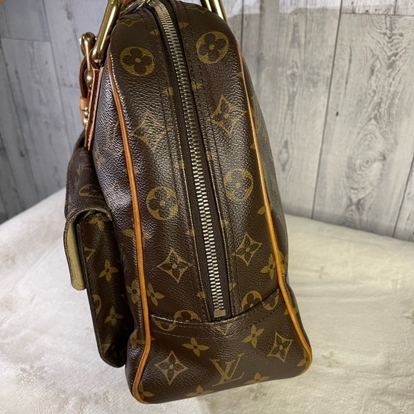 โSOLDโ LOUIS VUITTON manhattan in monogram - Picture 5 of 17